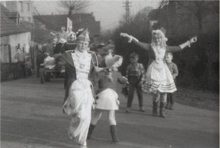 Karnevalszug 1958, Ecke Ptzgasse / Steingasse